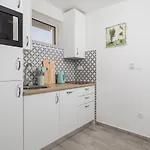 Studio Apartman Rozi
