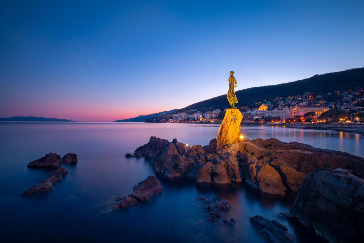 Rozi Opatija